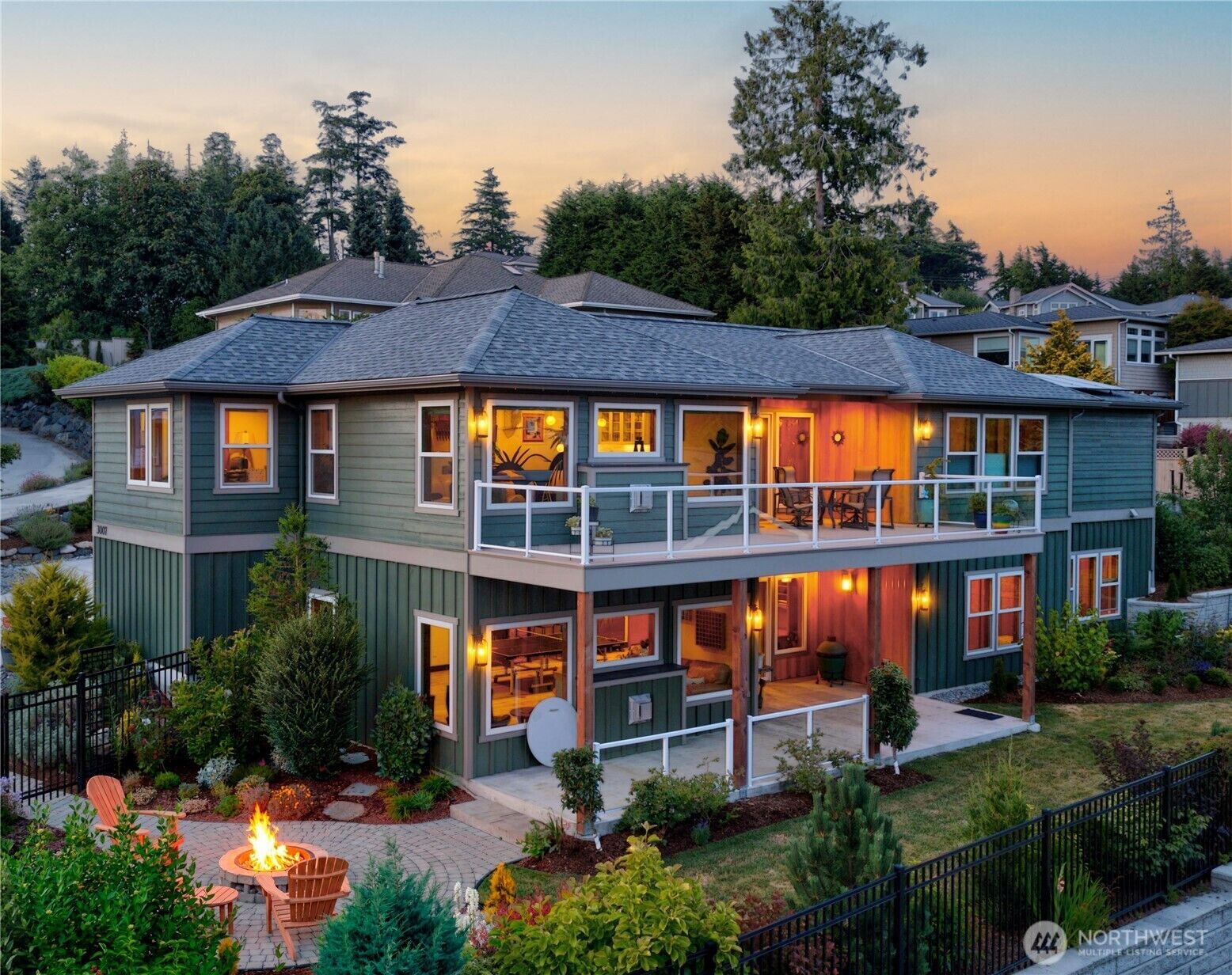 Property Photo:  3007  Meridian Court  WA 98221 