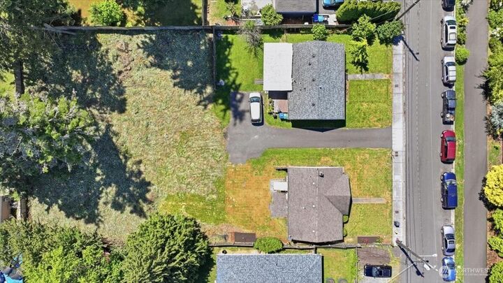Property Photo: 18820 Midvale Avenue N WA 98133