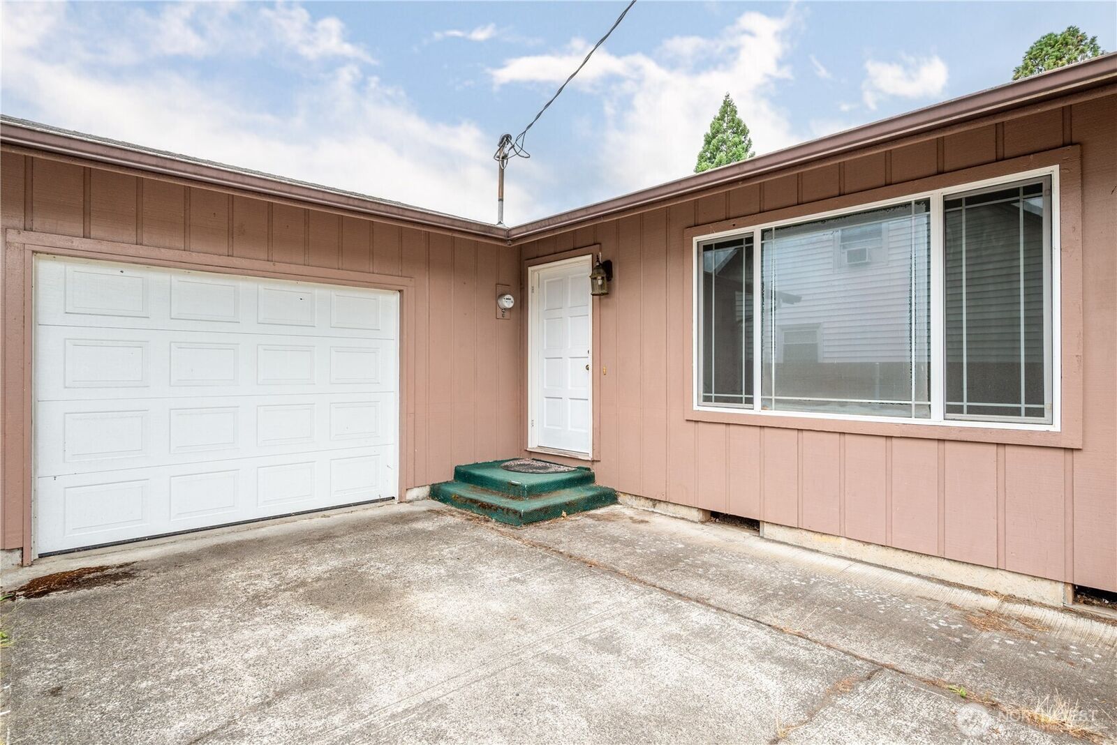 Property Photo:  3257  Pine Street  WA 98632 