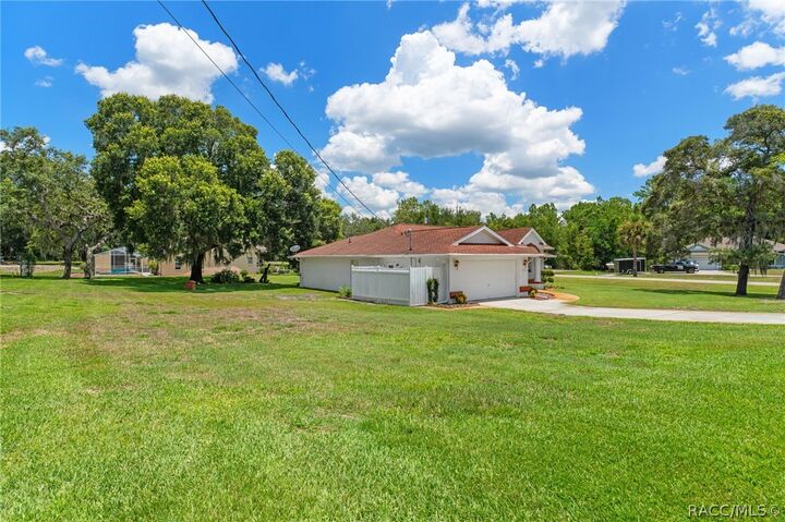 Property Photo:  7229 W Milwe Lane  FL 34429 