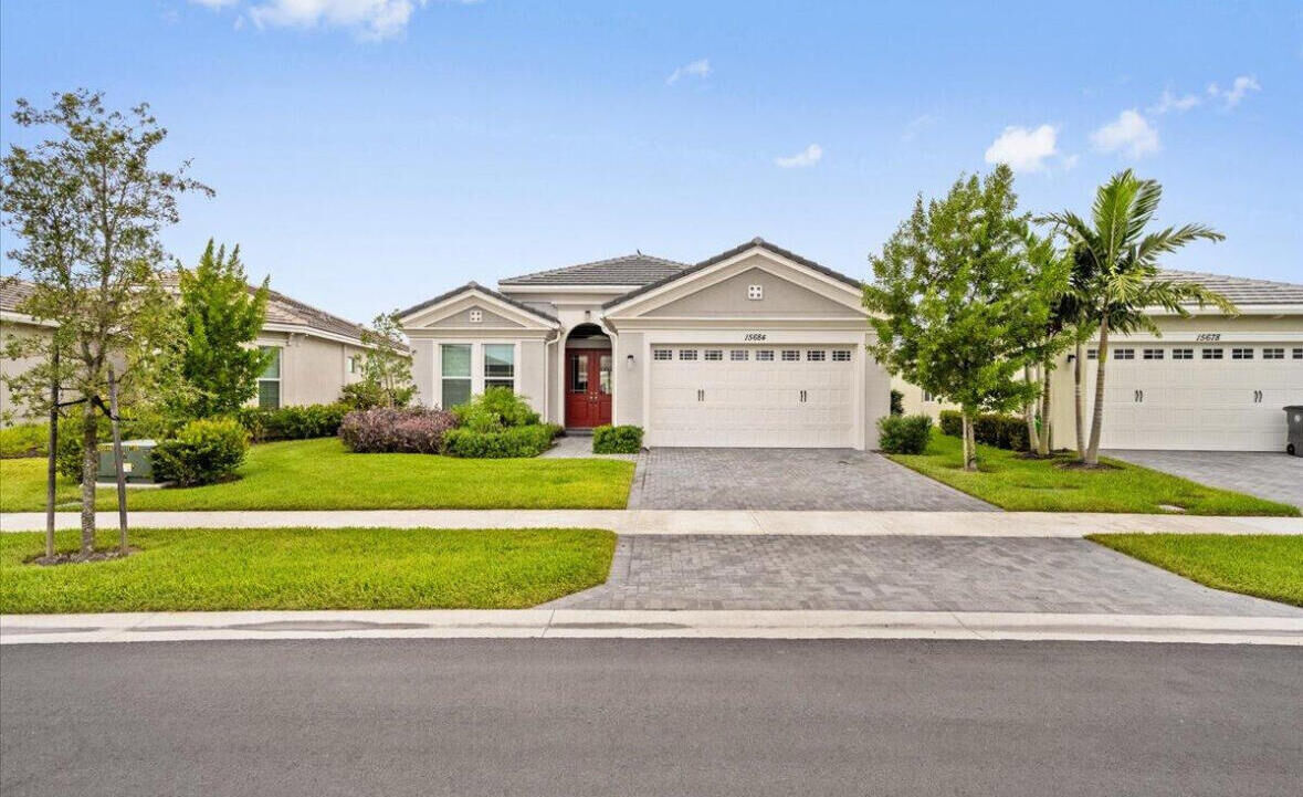 Property Photo:  15684 Goldfinch Circle  FL 33470 