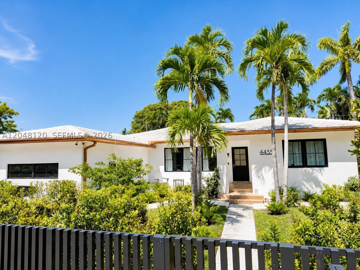 Property Photo: 4455 N Bay Rd FL 33140