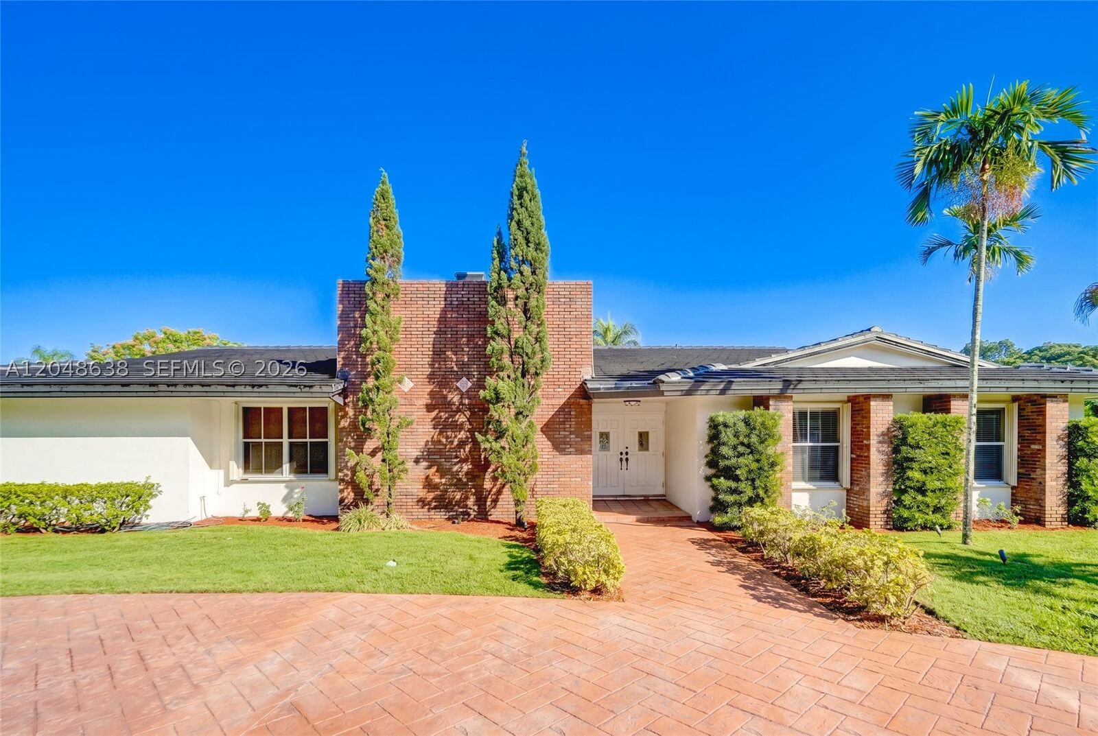 Property Photo: 14121 SW 97th Ave - FL 33176