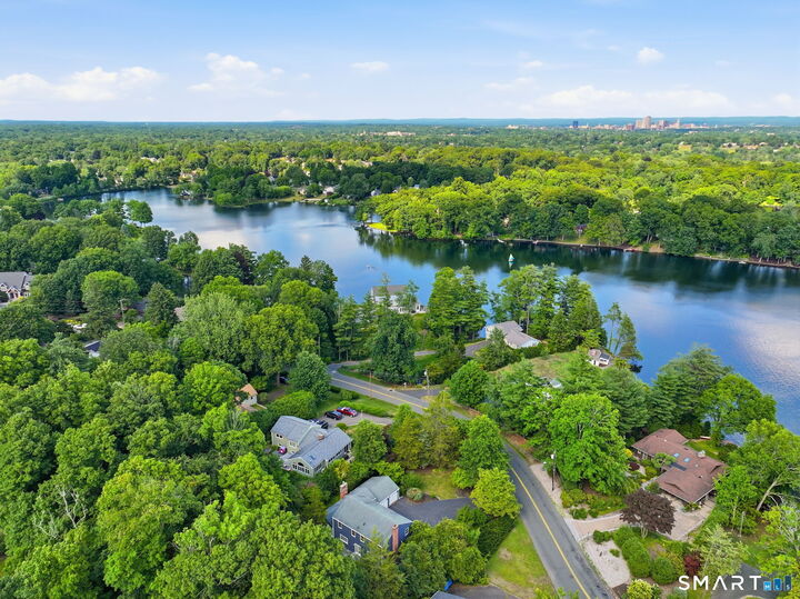 Property Photo:  165 Woodpond Road  CT 06107 