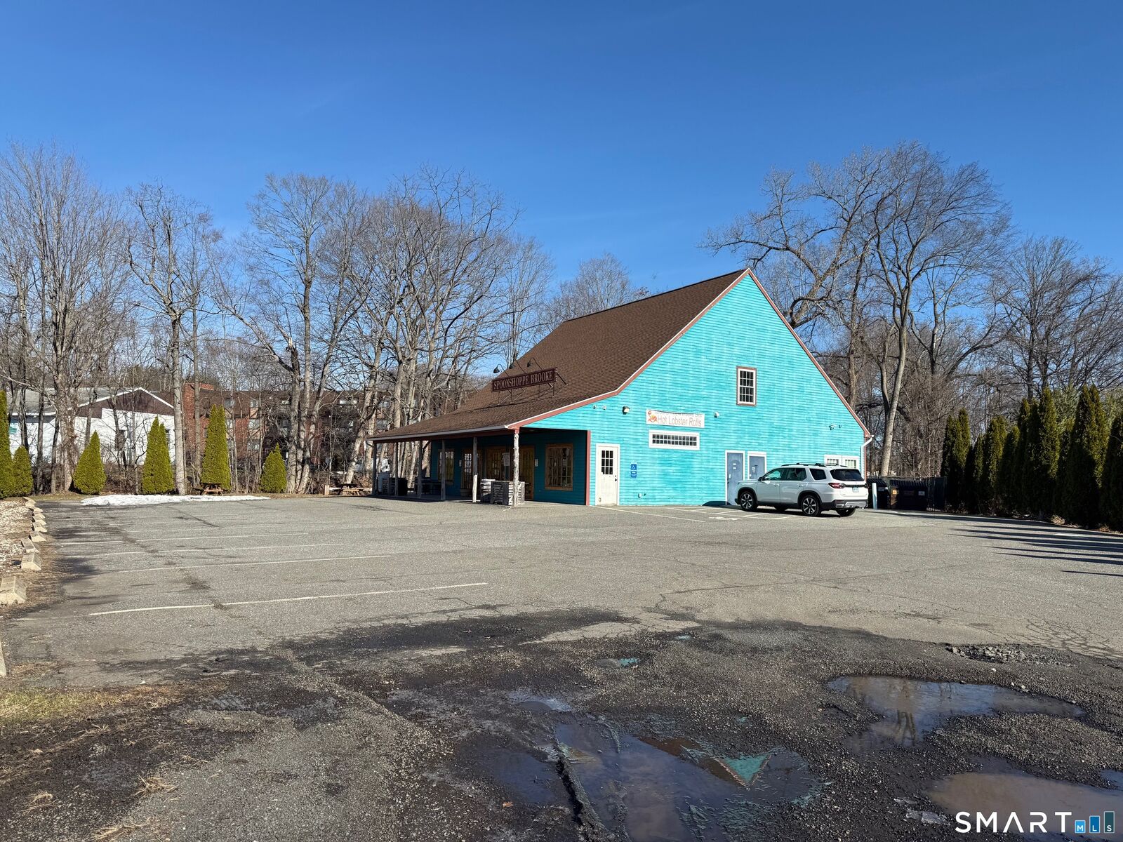 Property Photo:  1320 East Main Street  CT 06450 
