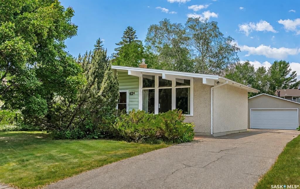Property Photo:  42 Neilson Crescent  SK S4R 7R2 