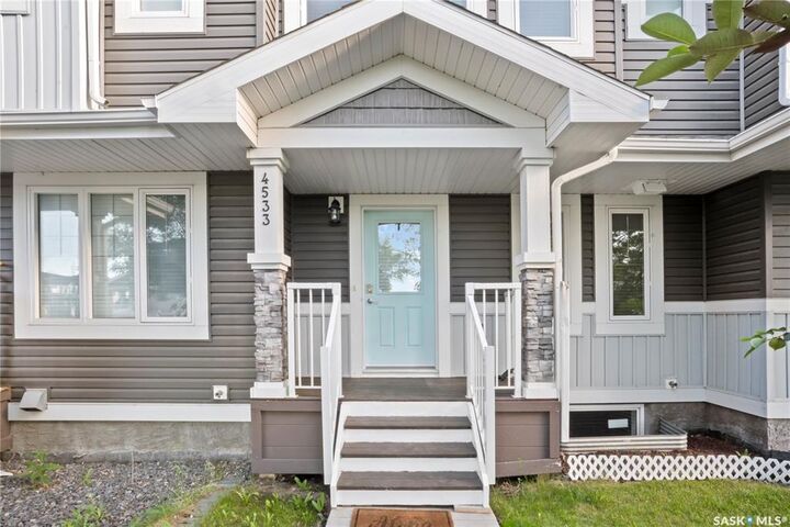 Property Photo:  4533 Primrose Green Drive E  SK S4V 3K4 