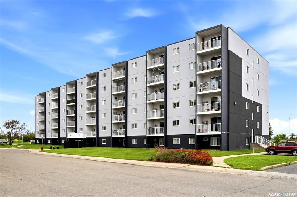 Property Photo: 20 Kleisinger Crescent 302 SK S4R 7M3