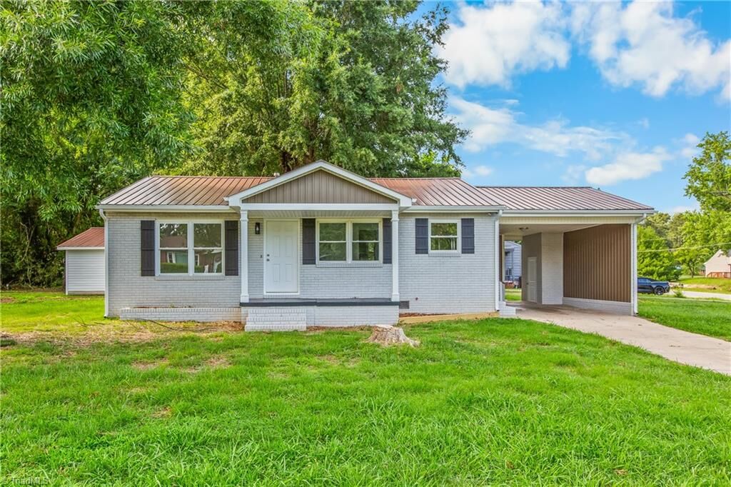 Property Photo: 2305 Friends Avenue NC 27260