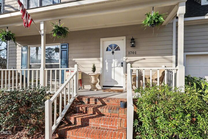 Property Photo: 1701 Point Owoods Court NC 27604