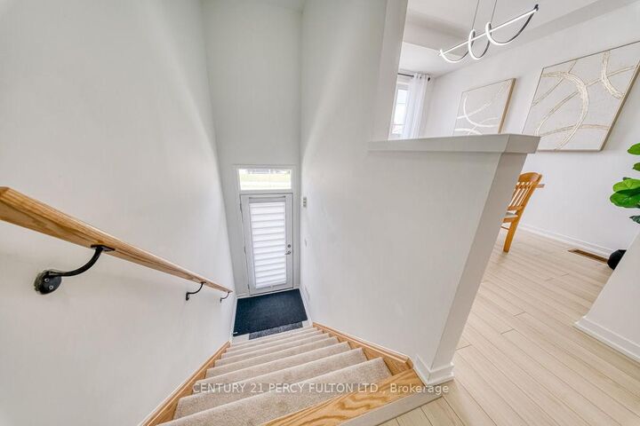 Property Photo:  147 Hunt Street  ON L1S 7M3 
