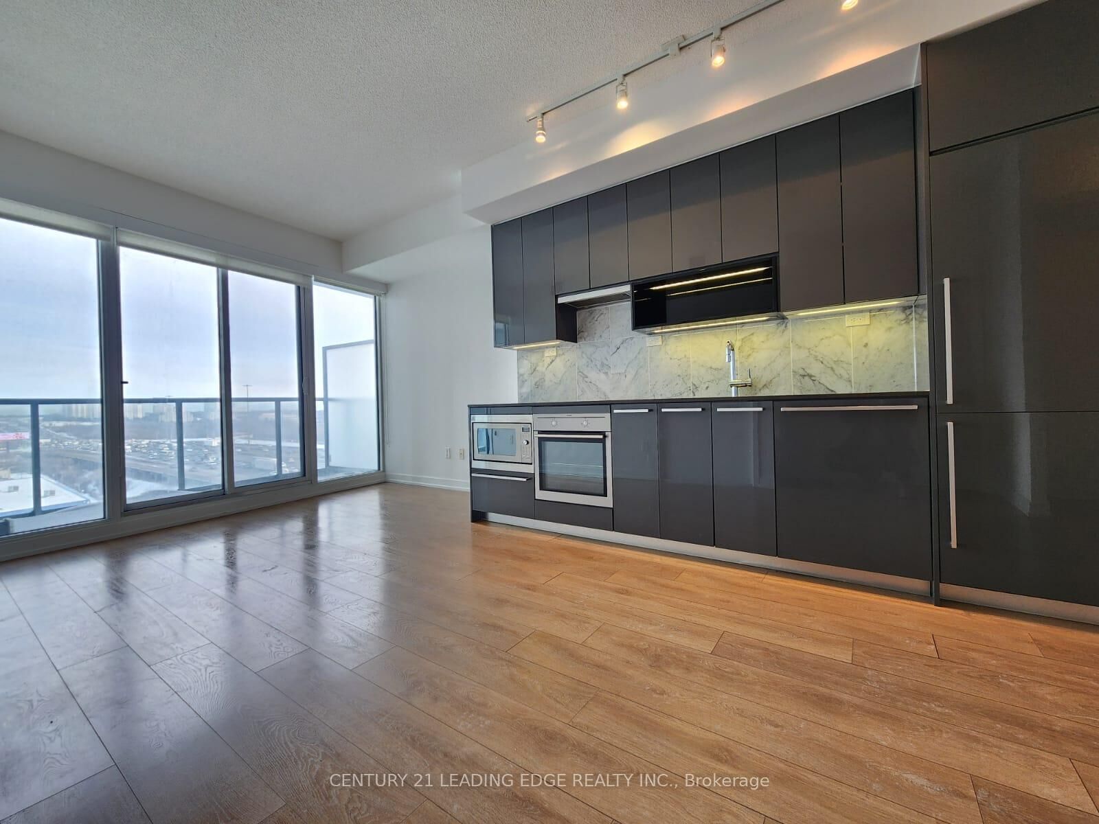 Property Photo: 115 McMahon Drive 709 ON M2K 0E3