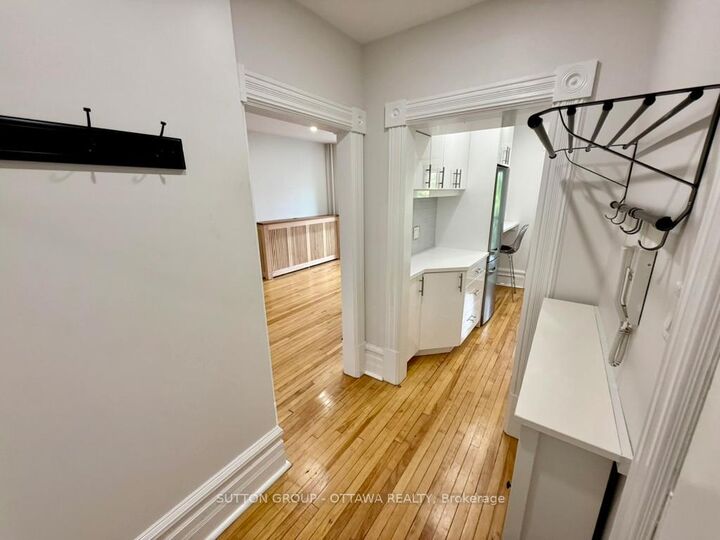 Property Photo:  149 St Andrew Street 2A  ON K1N 5G3 