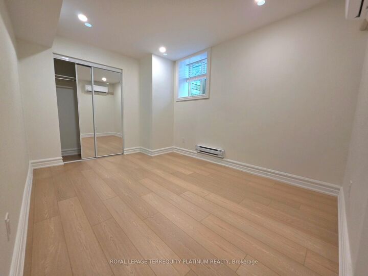 Property Photo:  11 Beaconsfield Avenue 2/Main &Amp Bsmnt  ON M6J 3J1 