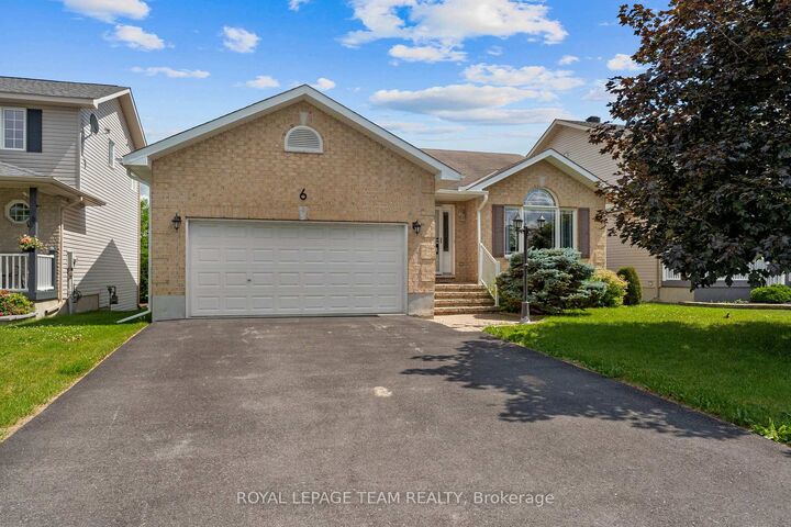 Property Photo: 6 Stonehaven Way ON K7S 0A5