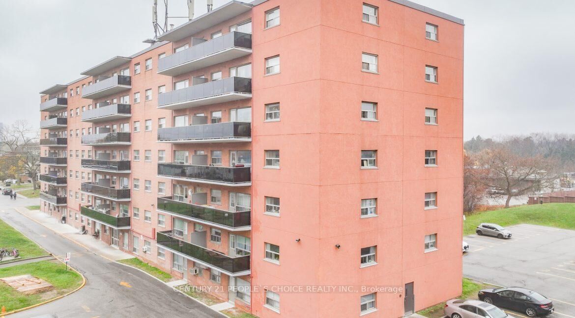 Property Photo:  1051 Seneca Avenue 309  ON L5G 3X7 