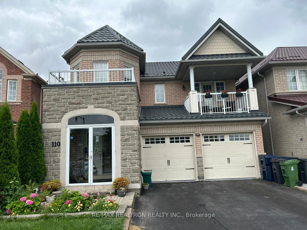 Property Photo:  110 Seasons Drive Main  ON M1X 1X8 