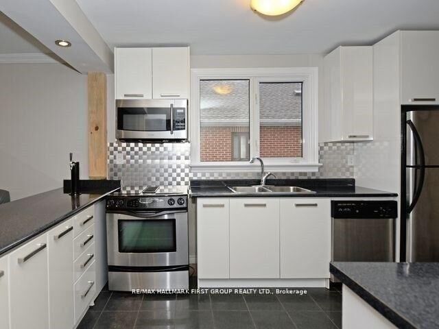 Property Photo:  1018 Hortop Street  ON L1G 4P5 