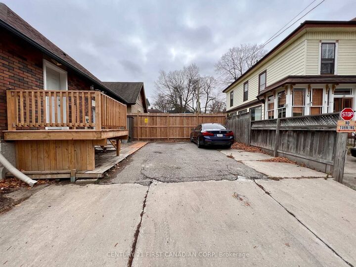 Property Photo: 27 Wharncliffe Road S ON N6J 2J5
