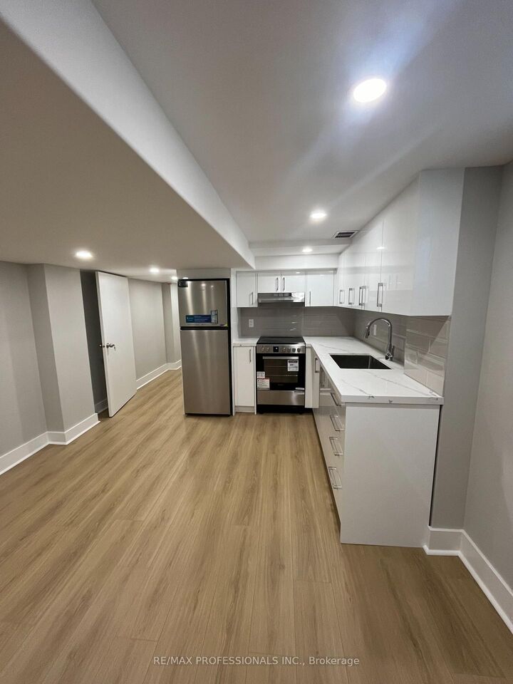 Property Photo: 41 Tavistock Road ON M3M 2N5