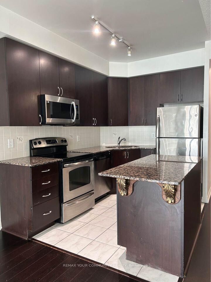 Property Photo:  223 Webb Drive 2511  ON L5B 0E8 