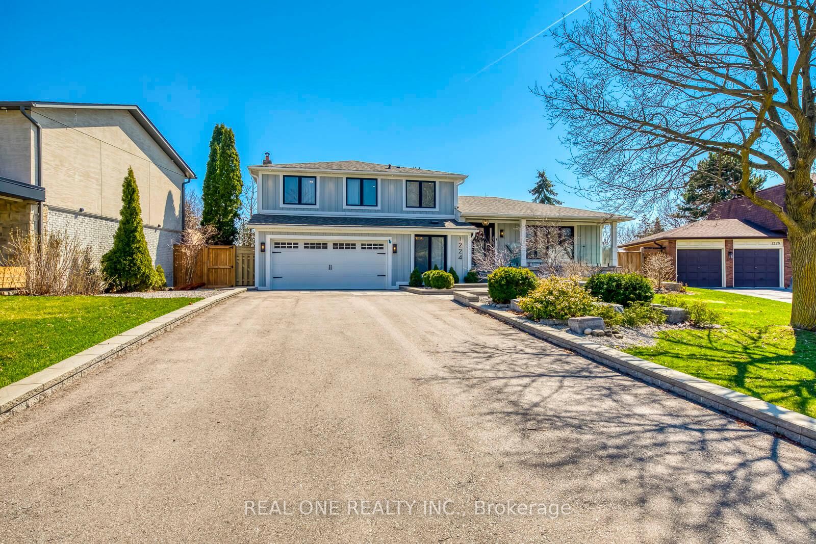 Property Photo: 1224 Willowbrook Drive ON L6L 2K1