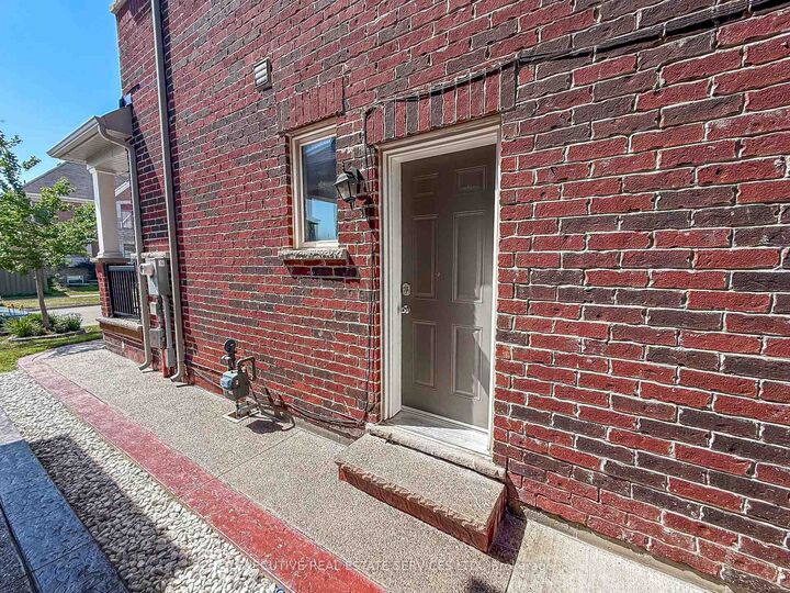 Property Photo:  17 Forsyth Crescent  ON L6X 5N2 