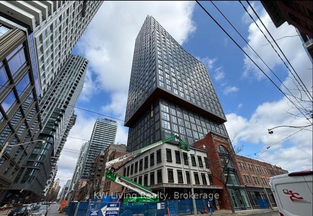 Property Photo:  100 Queen Street E 3006  ON M5C 0B5 