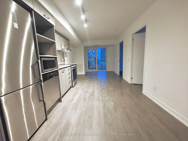 Property Photo:  219 Dundas Street E 1907  ON M5A 0V1 