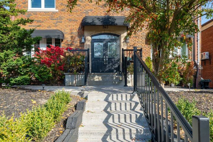 Property Photo:  963 Avenue Road 7  ON M5P 2K9 