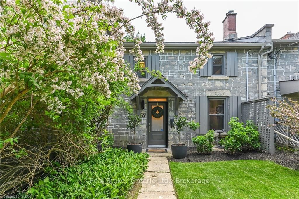 Property Photo: 37 Meadowview Avenue ON N1H 5S7