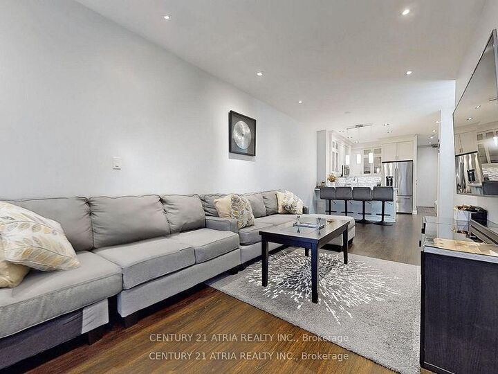Property Photo:  10 Gateway Boulevard 206  ON M3C 3A1 