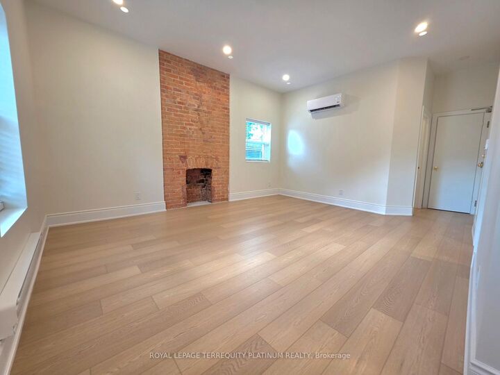 Property Photo:  11 Beaconsfield Avenue 4/ 2nd Floor  ON M6J 3J1 