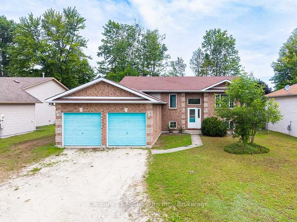 Property Photo:  46 Royal Beech Drive  ON L9Z 1H2 