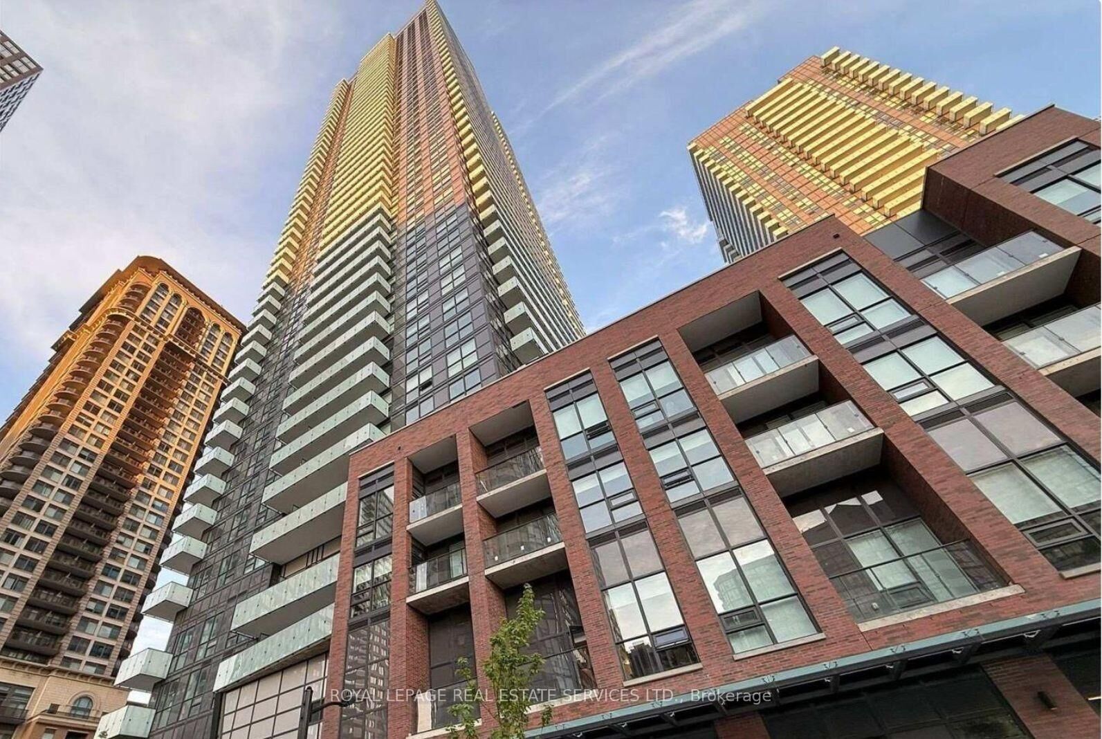 Photo de la propriété:  430 Square One Drive 3209  ON L5B 0L6 