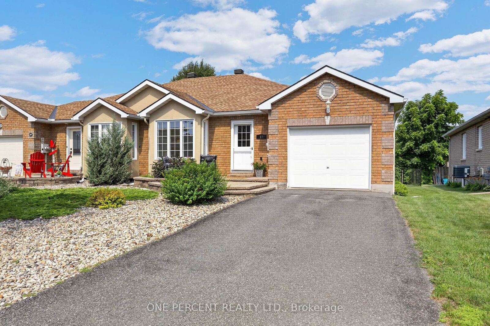 Property Photo: 17 Dr Gordon Crescent ON K0G 1J0