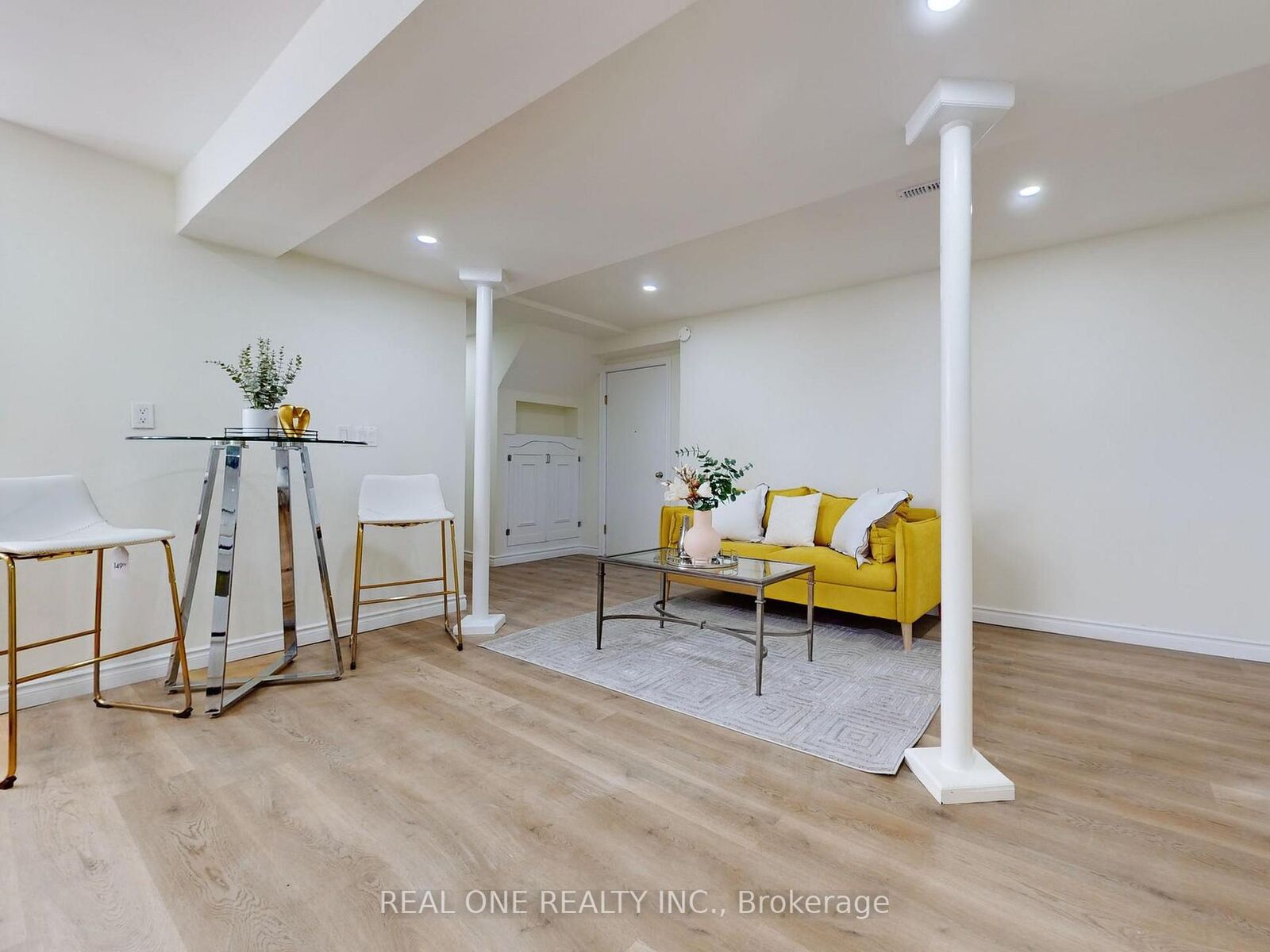 Property Photo: 47 Lowe Boulevard ON L3Y 6H1