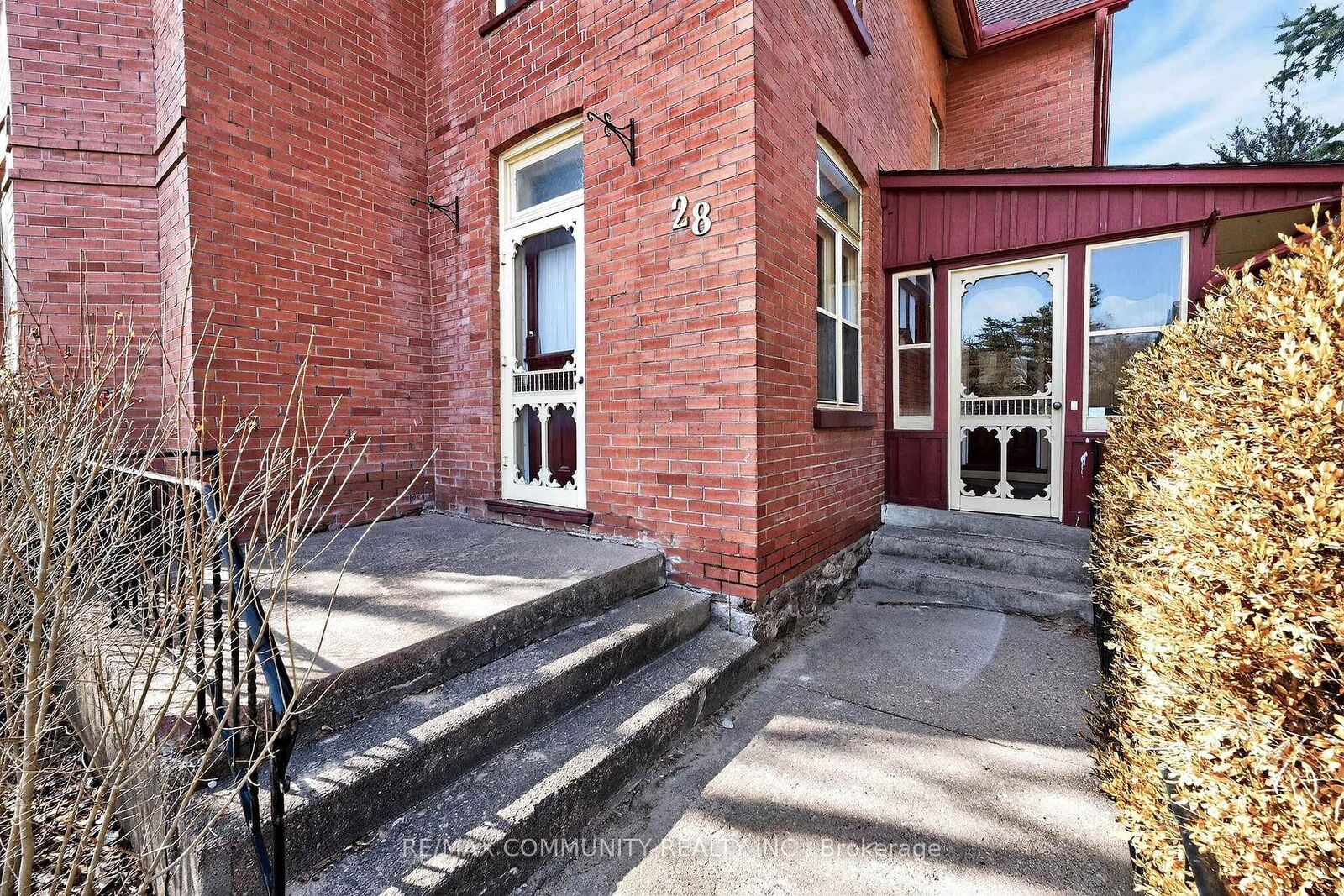 Property Photo: 28 Queen Street ON L0L 1L0
