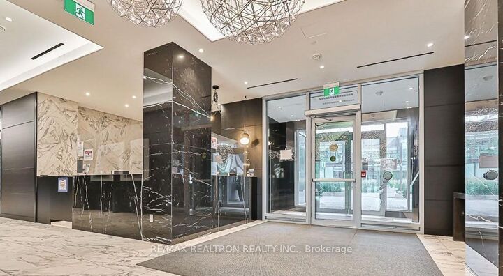 Property Photo:  31 Tippett Road 636  ON M3H 0C8 