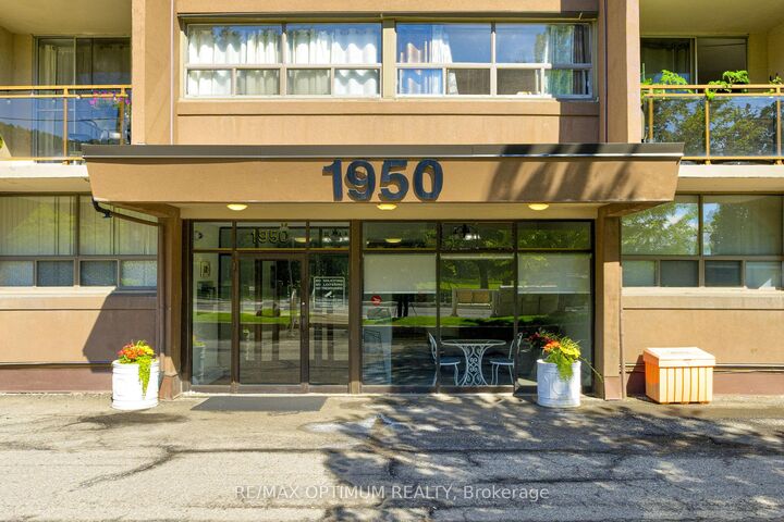 Property Photo:  1950 Main Street W 502  ON L8S 4M9 