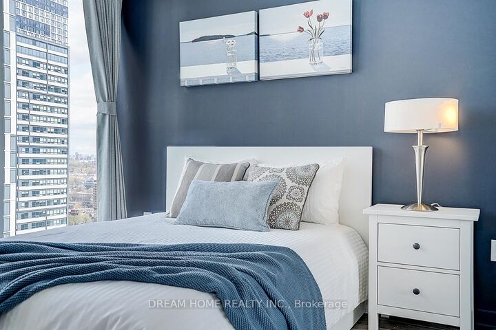 Property Photo: 77 Shuter Street 2611 ON M5B 0B8