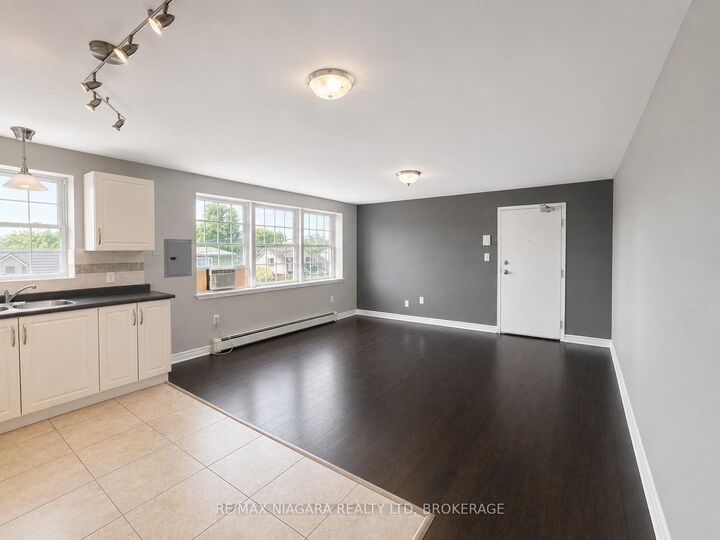 Property Photo:  143 Westchester Crescent 8  ON L2P 2N8 