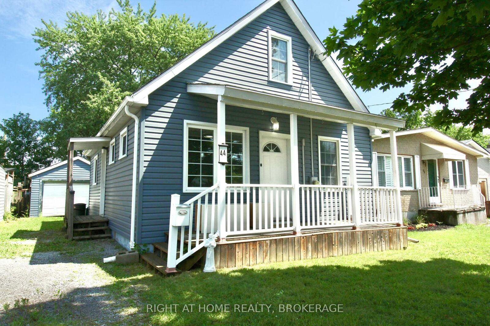 Property Photo: 44 Cumming Street ON L2S 1H9