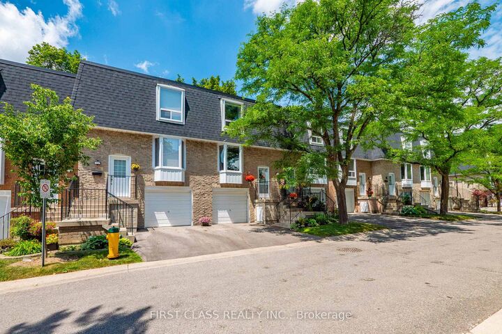 Property Photo: 202 Royal Orchard Boulevard ON L3T 3E7