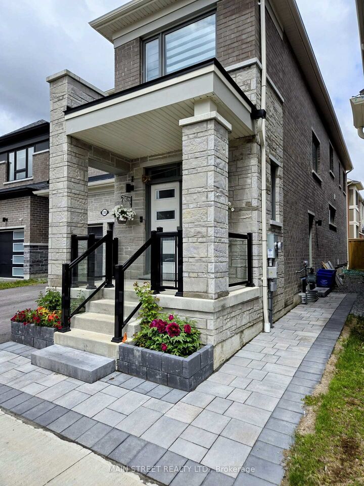 Property Photo:  1382 Stillmeadow Lane A  ON L1X 0N5 