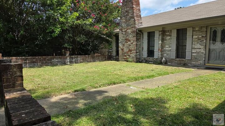 Property Photo: 502 Ratcliff TX 75570