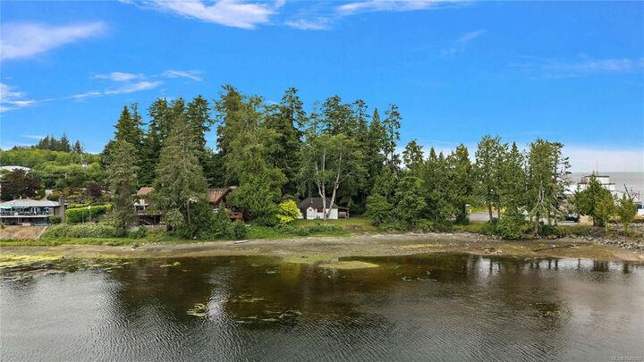 Property Photo: 8575 Glenview Rd BC V0N 2P0