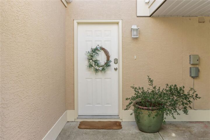 Property Photo: 6066 Lionel Cres BC V9T 6E7