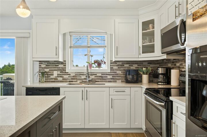 Property Photo: 1086 Shelby Ann Ave BC V9R 0H5