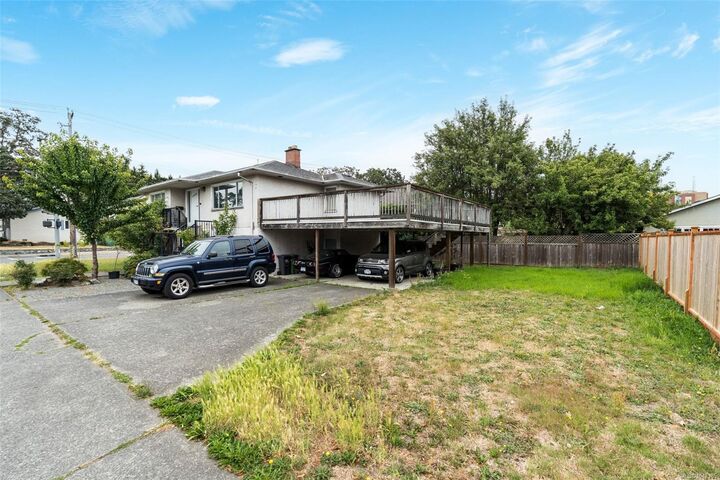 Property Photo: 2343 Shelbourne St BC V8R 6P4